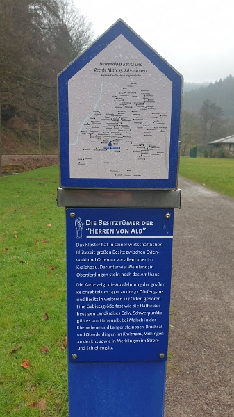 20220122_114032.jpg - Es gibt ein paar Stationen, wo man etwas über die beiden Klöster und das "drumherum" erfährt.