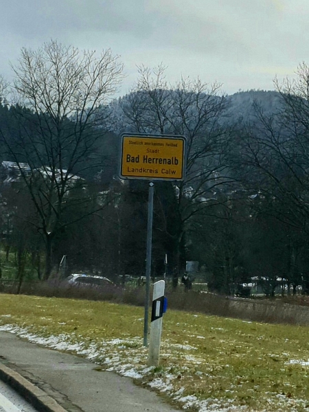 20220123_115208.jpg - Nach knapp einer Stunde kommen wir in Bad Herrenalb an.