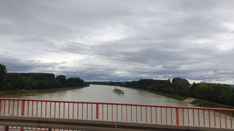 20230901_162342.jpg - ...über den Rhein...
