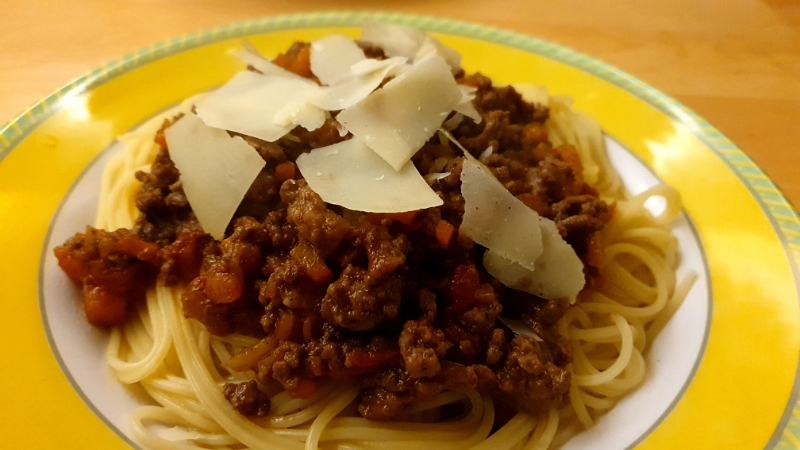 20230210_191423.jpg - ...gibt's im Dixi eine frische Bollo mit Spaghetti und Parmesan.