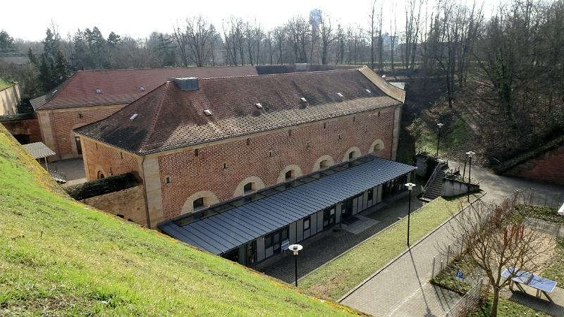20230211_175616.jpg - Die Fronte Beckers ist der einzige, vollständig erhaltene Teil der Festung Germerheim.