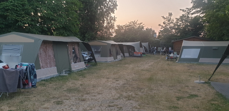 20230616_213637.jpg - Nun drehen wir eine Runde und sammeln ein paar Impressionen vom Campingplatz.