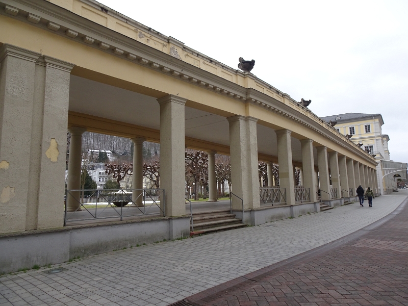 DSC09616.JPG - Die Kolonnade vereint das architektonische Schmuckstück von Bad Ems, das Kurcafé, den Marmorsaal, das Kurtheater und die Spielbank.