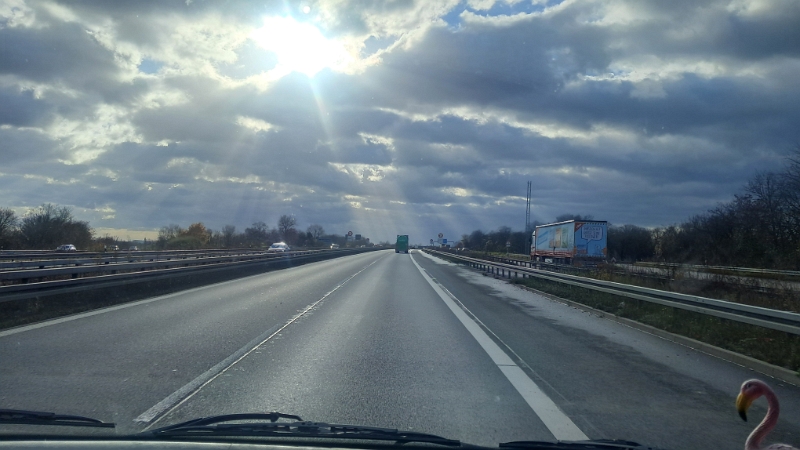 20241206_123941.jpg - Ruckzuck sind wir auf der Autobahn...