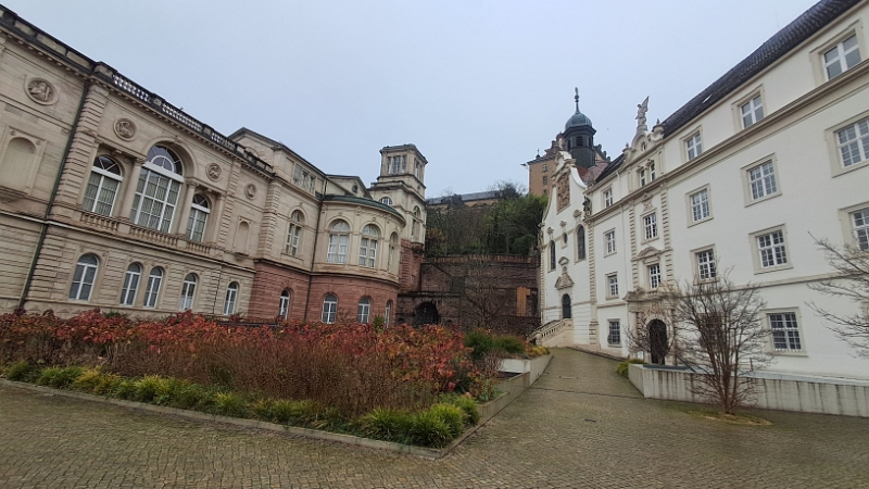 20241207_120720.jpg - Links das Friedrichsbad, rechts die Klosterschule...