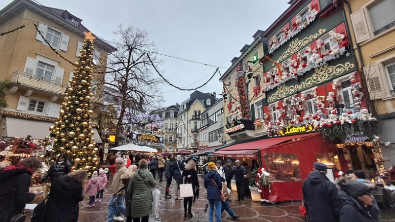 20241207_153157.jpg - ...um erneut zum Weihnachts-Wahnsinns-Viertel zu gehen.