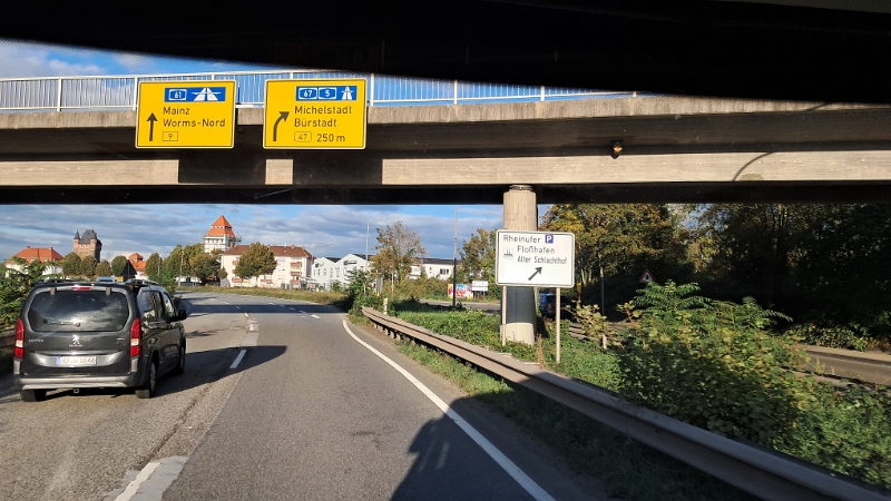 20241011_171835.jpg - Achja, ich bin auf den Weg zum Stellplatz...