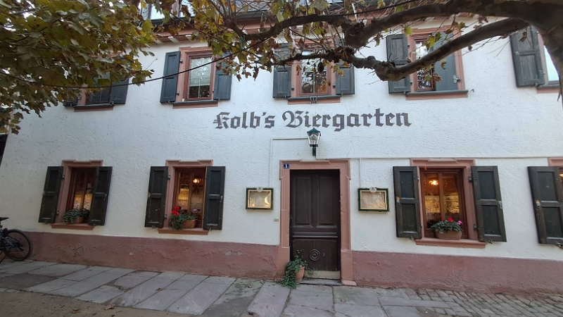 20241011_180247.jpg - Direkt daneben ist auch noch das älteste Gasthaus von Worms, Kolb's Biergarten!