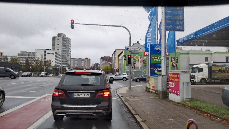 20241115_101826.jpg - Der Stellplatz am Volkspark Marienberg soll es sein. Er ist bereits hier ausgeschildert.