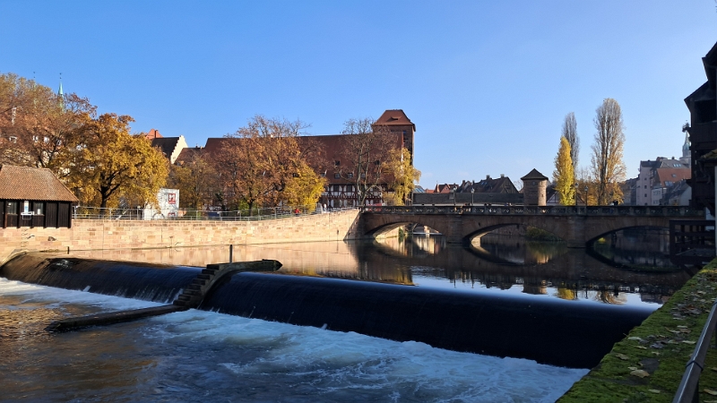 20241116_120630.jpg - Das Pegnitzwehr vor der Maxbrücke.