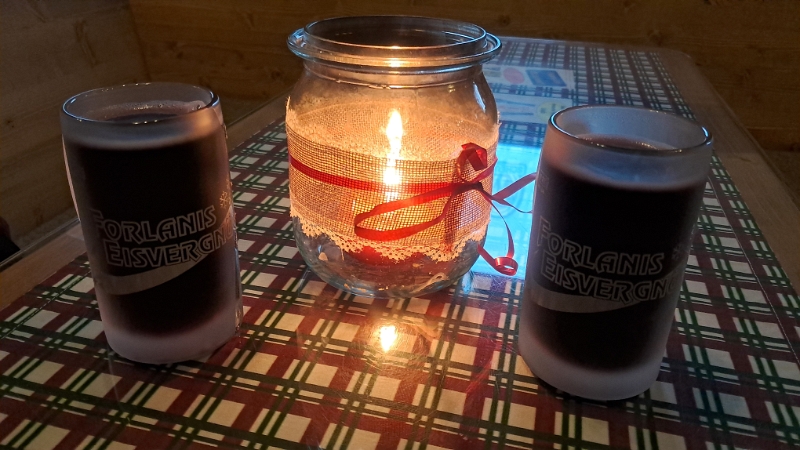 20241123_161840.jpg - ...zu einem Glühwein...