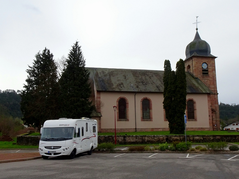 20240331_175845.jpg - ....so sind wir auf den Stellplatz in La Bourgonze gelandet. Hier machen wir eine kleine Pause und fahren dann weiter..