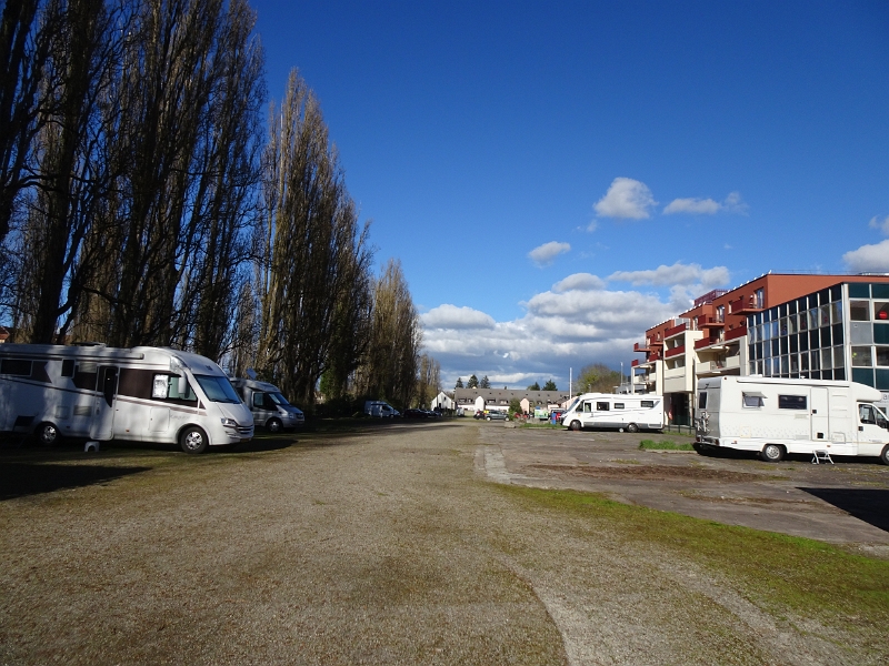 DSC07669.JPG - Der Stellplatz ist nicht unbedingt der schönste, hier in Saverne waren wir auch schon einmal, dennoch bleiben wir hier und fahren morgen weiter.