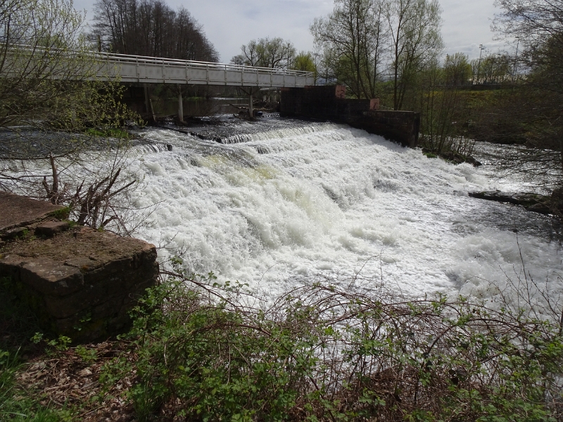 DSC08086.JPG - Zunächst schauen wir uns den "Wasserfall" Passerelle de la Vanne de Pierre an.