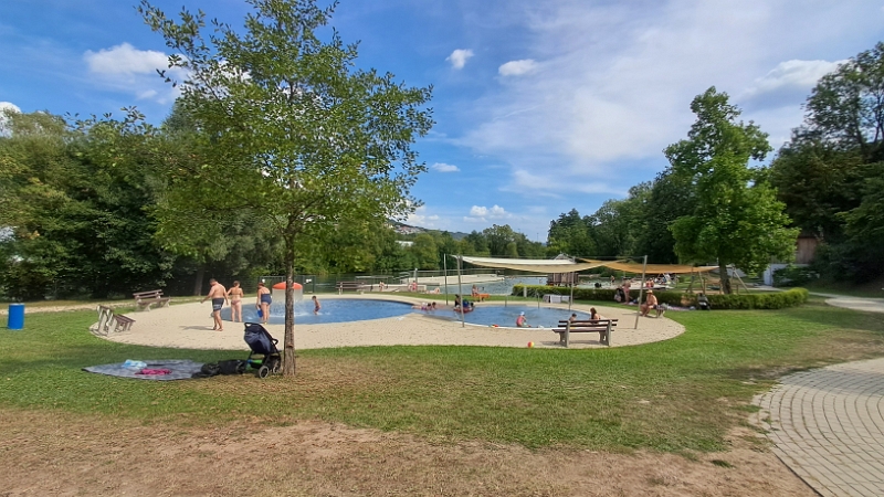 20240830_143810.jpg - ...und direkt am Freibad!