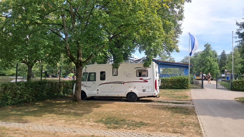 20240830_143937.jpg - Rechts im Bild ist der Eingang zum Kocherfreibad.