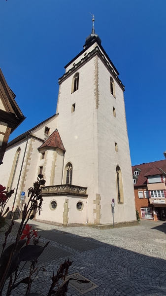 20240831_123315.jpg - Nun laufen wir um die Johanneskirche, die leider auch verschlossen ist.