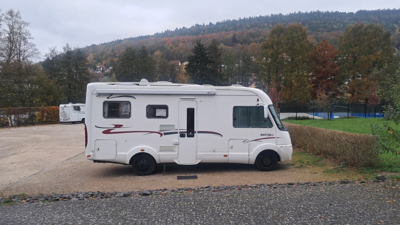 20241101_111509.jpg - Dort bekommen wir den letzten freien Stellplatz am Kurpark.