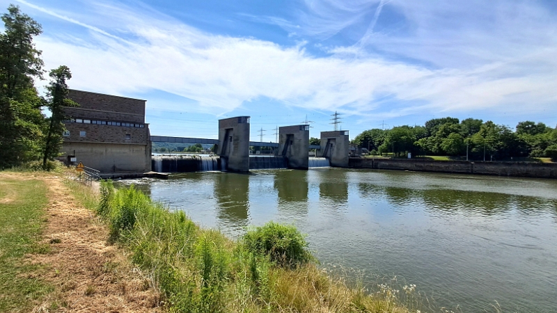 20250705_114724.jpg - ...sind wir am Neckar entlang zum Stauwehr gelaufen.