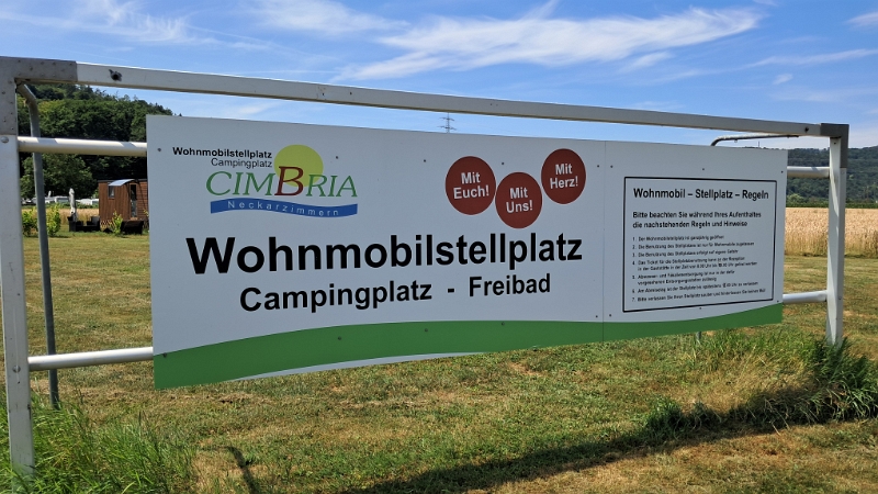 20250705_130424.jpg - ...wir sind auf dem Camping- bzw. Wohnmobilstellplatz Cimbria angekommen.