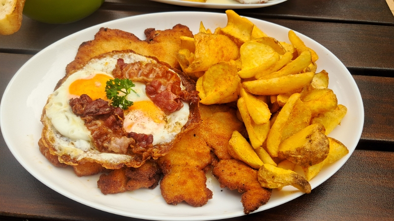 20250705_185049.jpg - ...einmal "Herrenschnitzel" für mich...