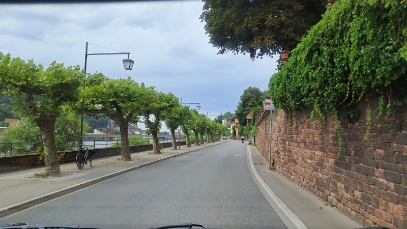 20250706_125449.jpg - Wir fahren durch Heidelberg...