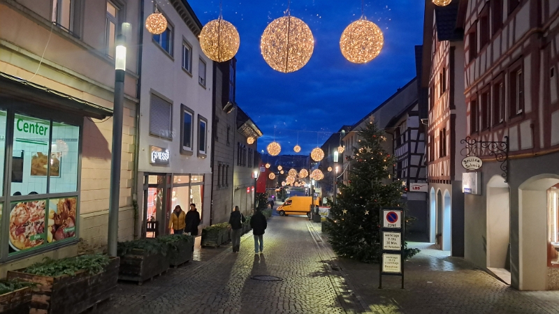 20251206_165454.jpg - Im Dunkeln sieht das alles schon viel besser aus!