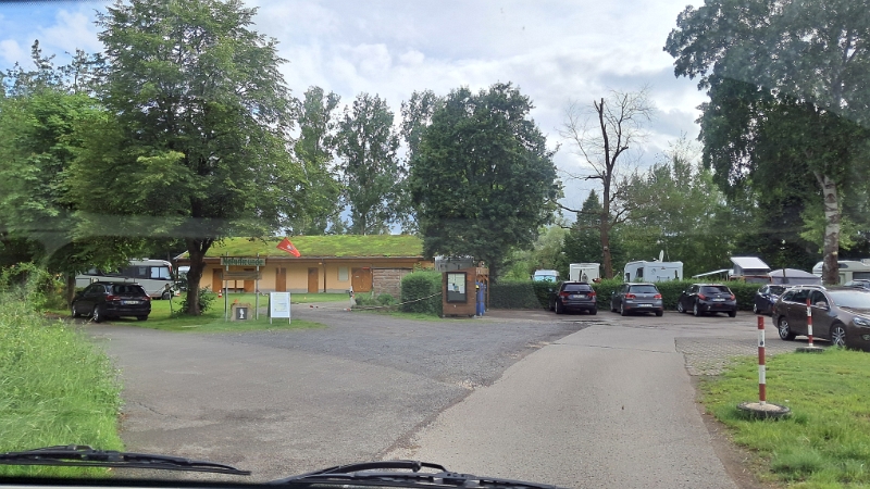 20250606_181008.jpg - ...und erreichen den Wohnmobilstellplatz von den Naturfreunden Haßfurt.