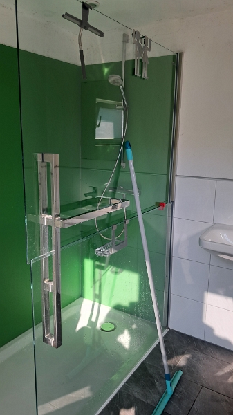 20251011_112759.jpg - Ui, es gibt sogar Duschen und Toiletten!