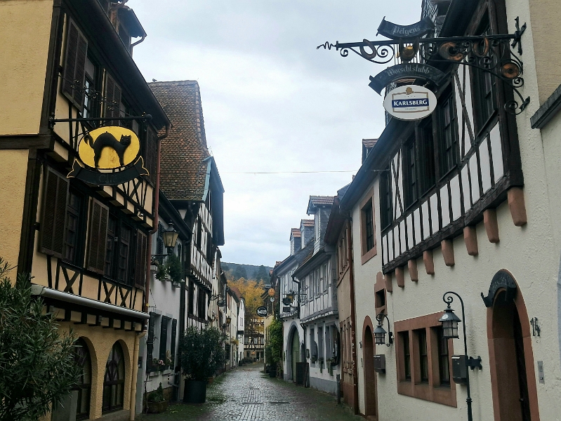 20251115_134917.jpg - Wir schlendern durch die Gassen...