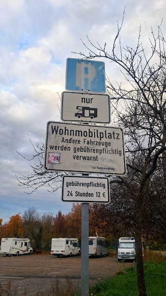 20251115_155909.jpg - ...auf den Wohnmobilstellplatz in Neustadt a.d. Weinstrasse.