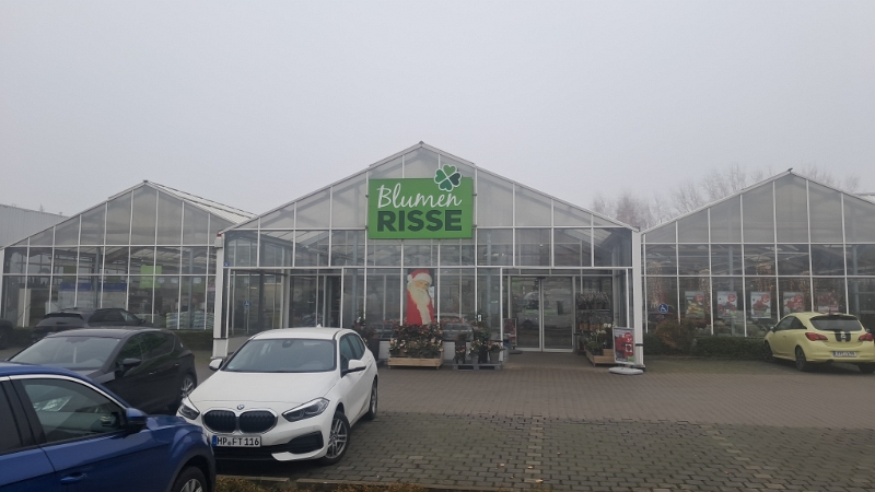 20251116_131056.jpg - Im vorbeifahren haben wir gesehen, dass der "Blumen Risse" geöffnet ist. *COOL*