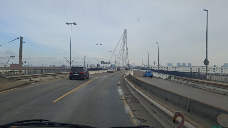 20251116_132033.jpg - Nun gehts über den Rhein...