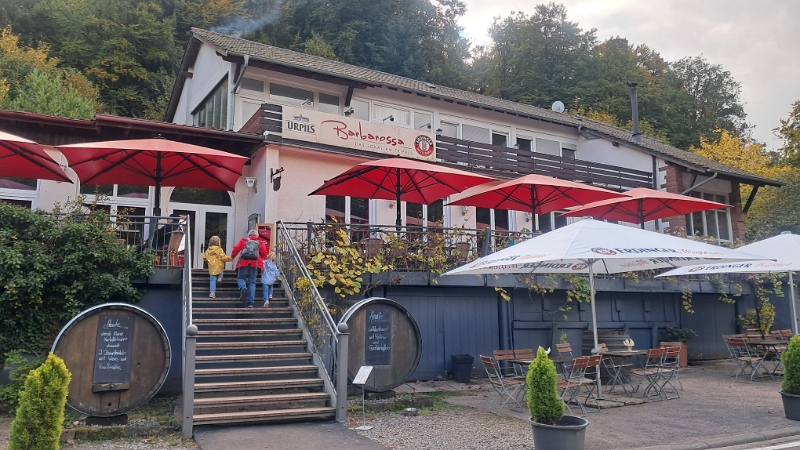 20251018_140702.jpg - ...zum Restaurant Barbarossa. Nein, wir kehren hier NICHT ein!