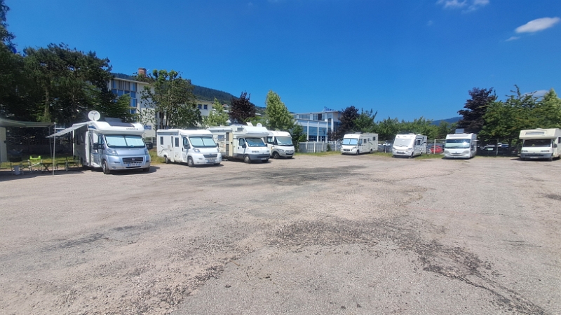 20250619_142309.jpg - Der Platz ist alles andere als schön...