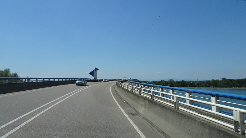 DSC06413.JPG - ...über die "Pont Pierre Pfimlin"...