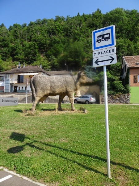 DSC06499.JPG - Sehr schön, es gibt extra für Wohnmobile 7 Parkplätze! :-) *TOP*
