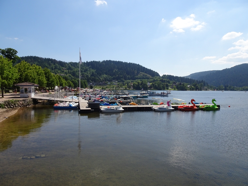 DSC06644.JPG - Hier flanieren wir entlang der Seepromenade.