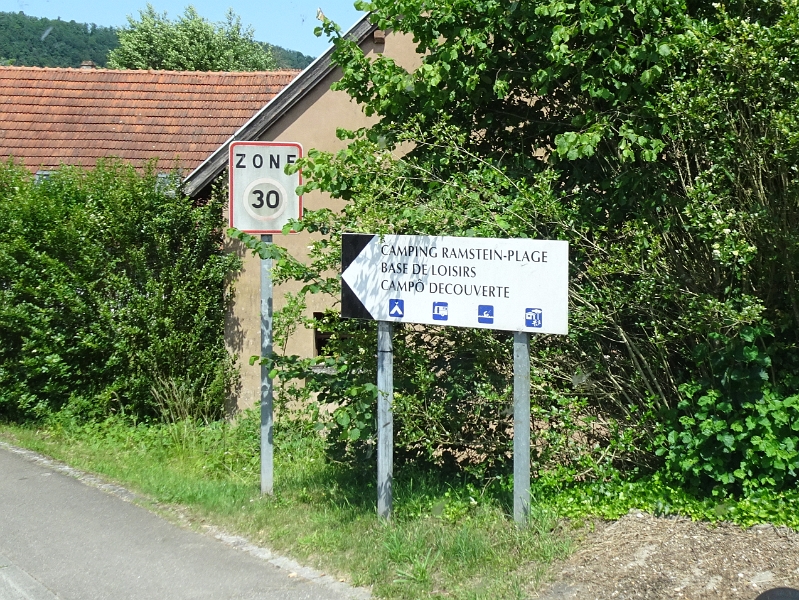 DSC06840.JPG - Hier gehts runter zum Ramstein-Plage.