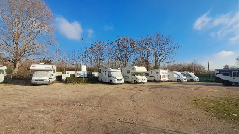 20251122_133319.jpg - Der Stellplatz ist sehr gut besucht!