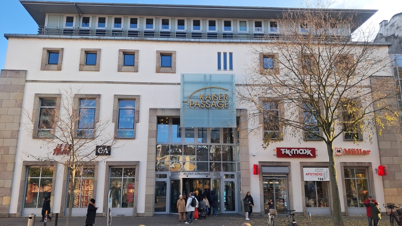 20251122_134956.jpg - Hier besuchen wir u.a. die Kaiserpassage...
