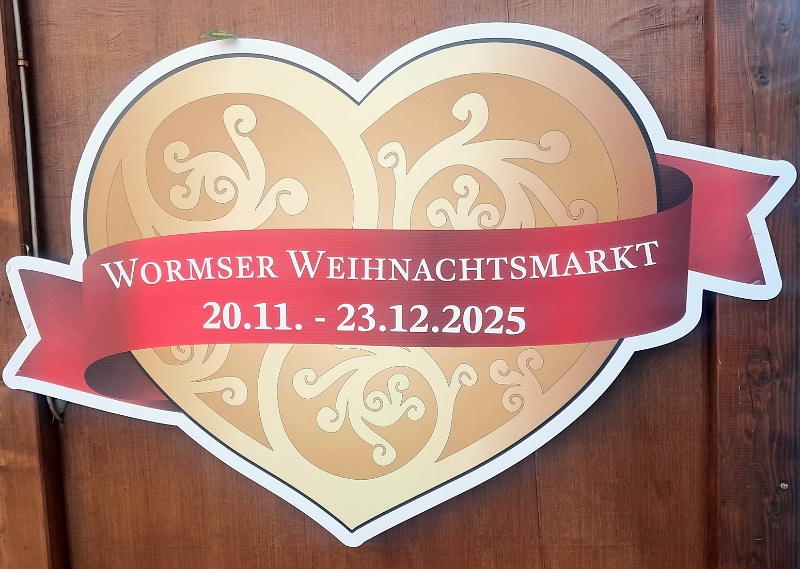 20251122_144722.jpg - Achja, der wahre Grund, warum wir hier sind!?! Der Weihnachtsmarkt! ;-)