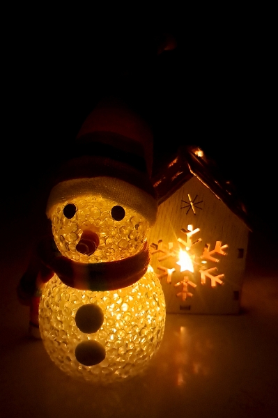 20251122_181836.jpg - Wieder im warmen Dixi zurück, rüsten wir unsere Weihnachtsdeko auf und machen es uns gemütlich.