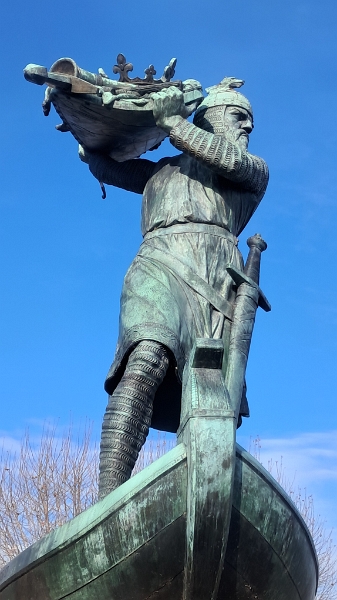 20251123_113316.jpg - Der Hagen wirft angeblich hier den Nibelungenschatz in den Rhein...