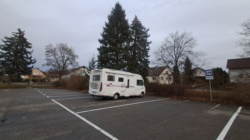 20250124_171406.jpg - Hier stellen wir uns auf den Stellplatz, machen uns was zum Abendessen und ansonsten NICHTS! :-) Hoch die Hände, WOCHENENDE!