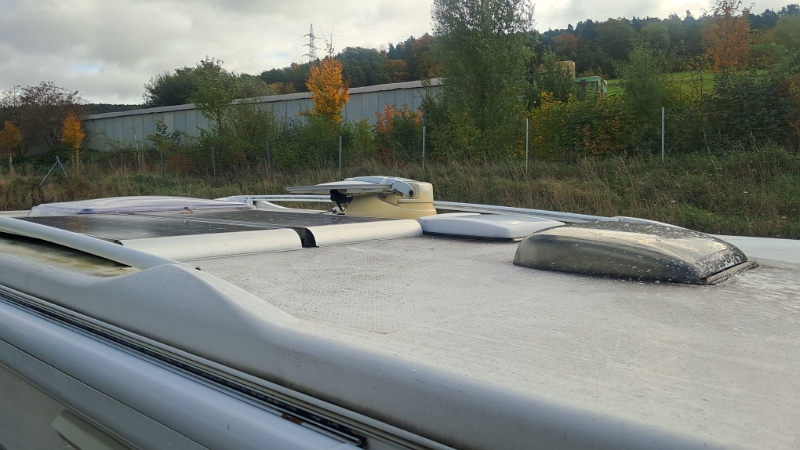 20251025_105943.jpg - ...wo man u.a. bei Wohnmobilen gut das Dach von oben reinigen kann.