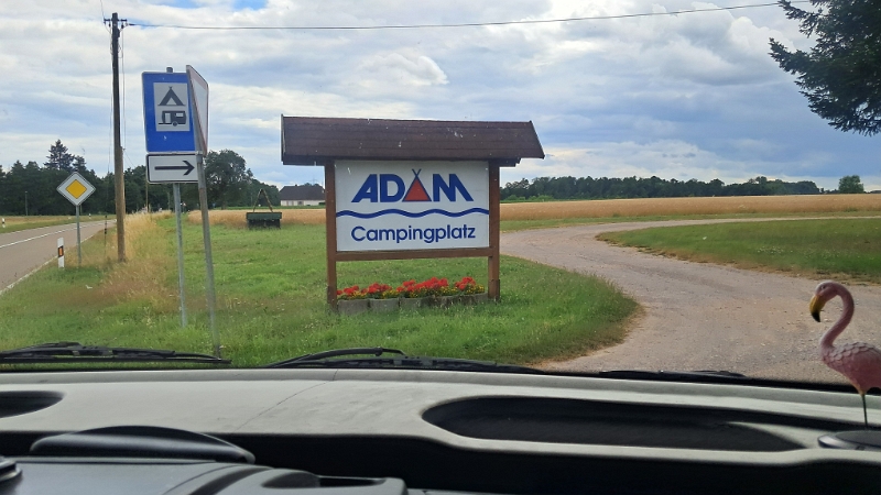 20250627_152640.jpg - ...nach etwas einer Stunde kommen wir an unserem Ziel an!Ich habe vor ein paar Tagen schon einen Platz auf dem Camping Adam bei Bühl reserviert.