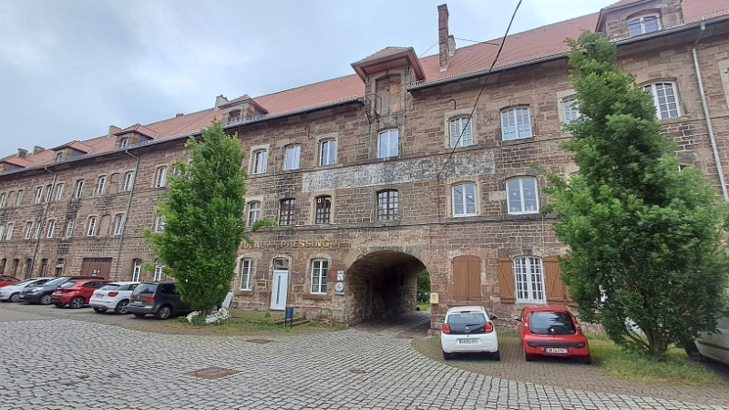 20250528_170045.jpg - Das war wohl früher eine Kaserne!?