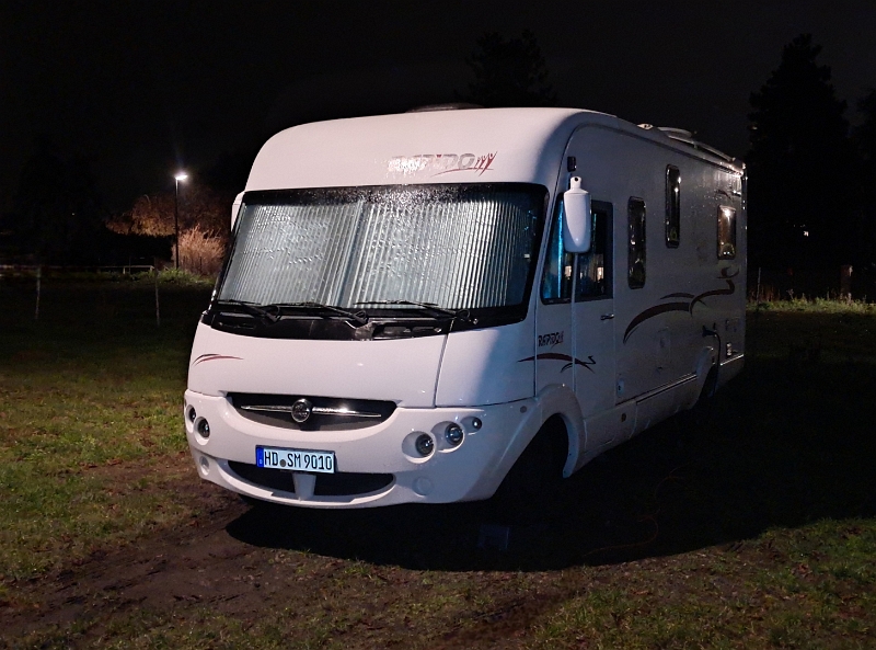 20251128_190349.jpg - Bäää, es regnet!