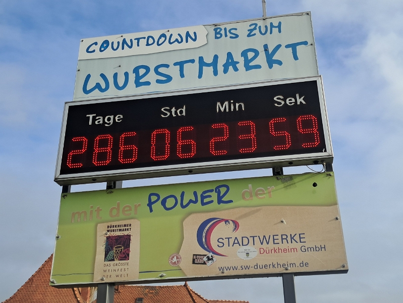 20251129_113603.jpg - ...vorbei am Wurstmarkt-Countdown...